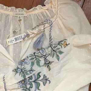 Max Studio Cream Floral Embroidered Top